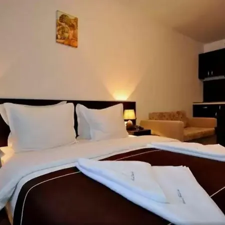 Maria-antoaneta 4*