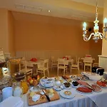 Maria-antoaneta 4*